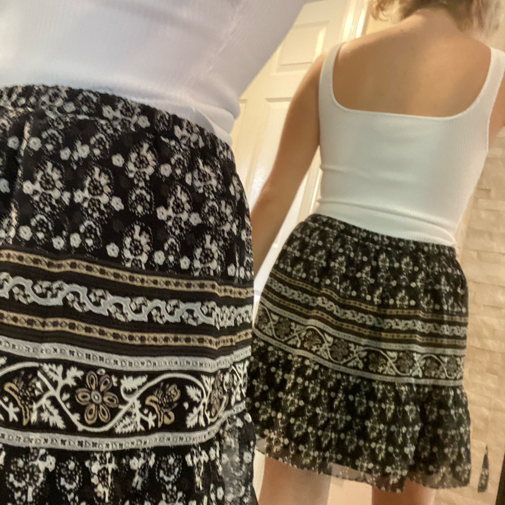Patterned skirt - Picture 3 of 4